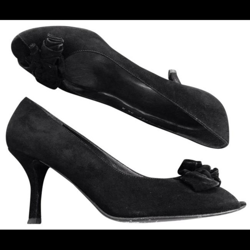 Stuart Weitzman😍black suede rosette peeptoe pumps